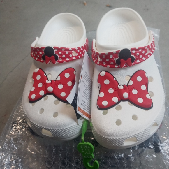 Minnie Mouse themed Crocs - Picture 2 of 2